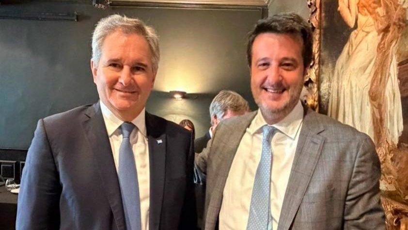 Mendoza participó en un encuentro sobre política exterior y desarrollo comercial