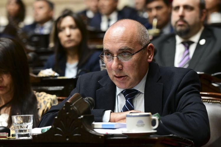 Peluc: “Si leen las presentaciones escritas, verán que el 70% está a favor de la nueva Ley de Glaciares”