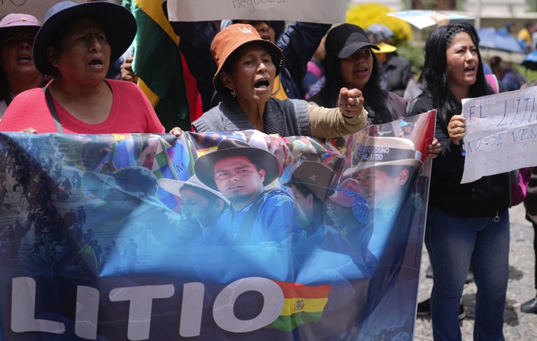 Plan del gobierno de Bolivia para explotar litio con firmas china y rusa genera un baño de silbidos