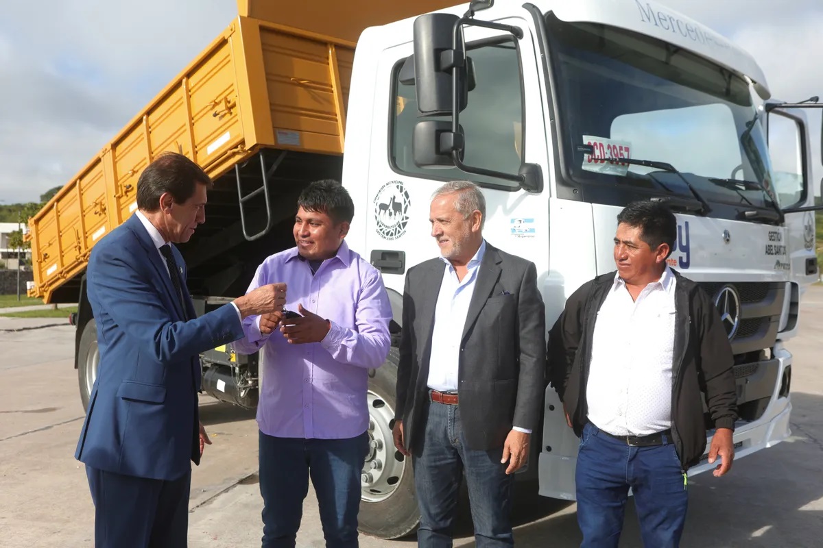Con fondos de las regalías mineras, Sadir entregó un camión para Cieneguillas