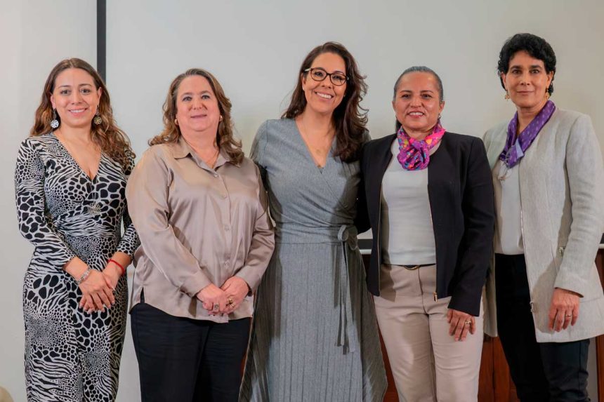 Presentan plataforma digital Pioneras: Mujeres que Revolucionaron la Minería en México
