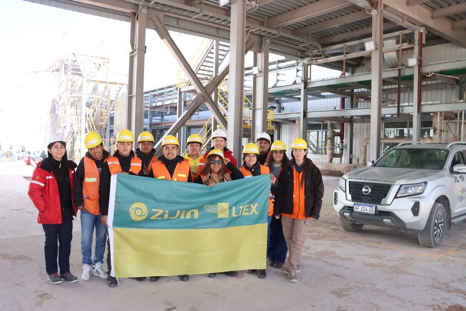 Futuros técnicos visitaron la planta de proceso de ZIJIN-LIEX