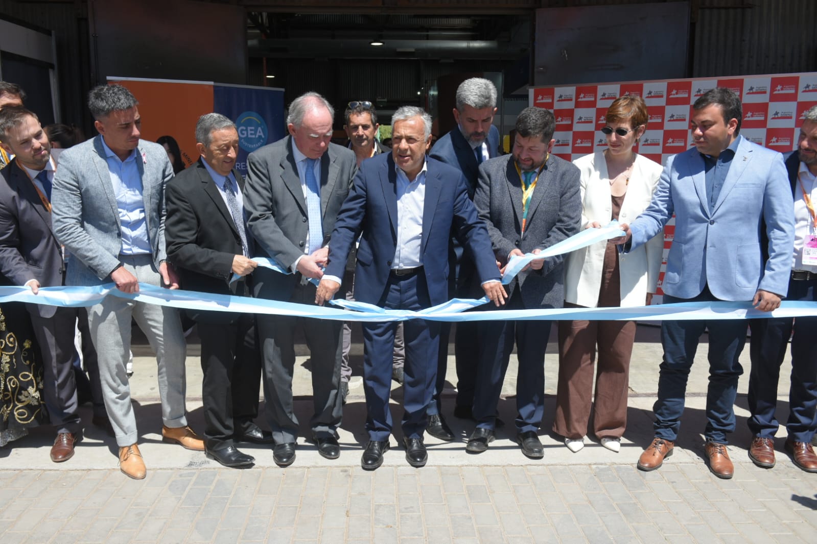 Cornejo anunció en la apertura de Argentina Mining cuatro leyes centrales para avanzar en minería sostenible