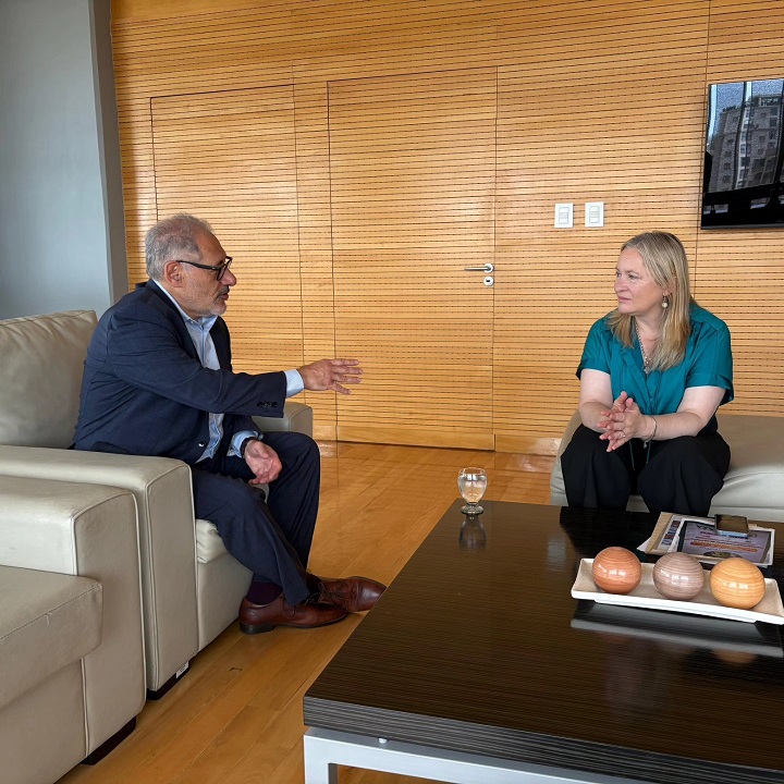 Conversación de la Vicegobernadora mendocina con el presidente de Kobrea Exploraciones Argentinas