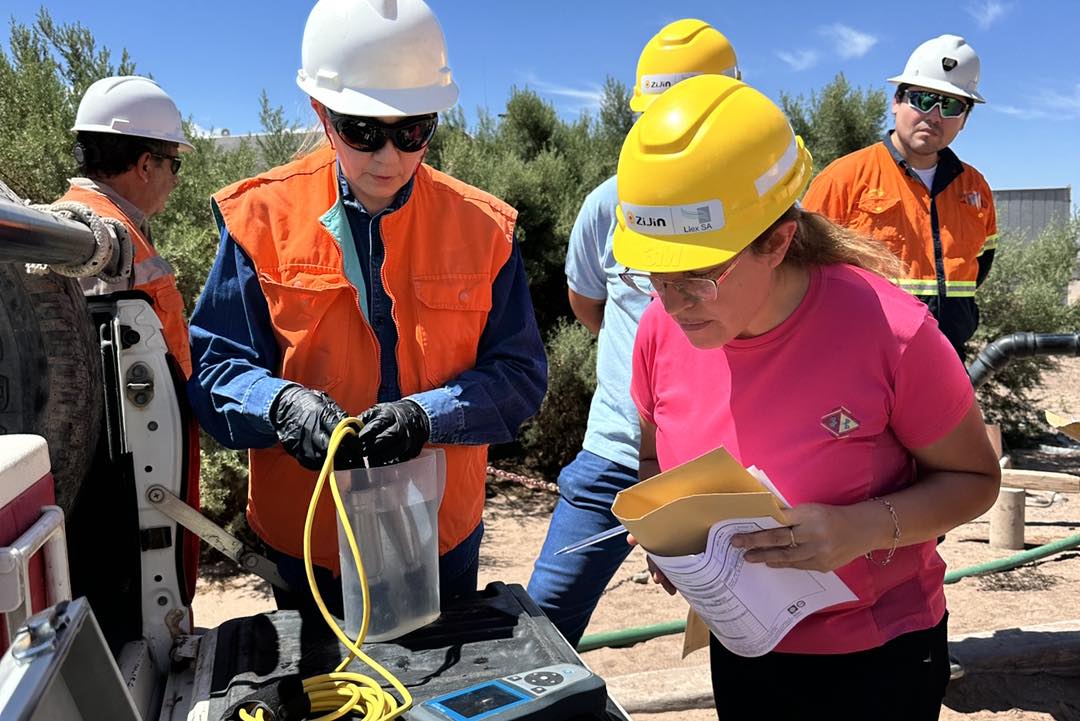 Monitoreo ambiental participativo en la empresa Zijin – Liex