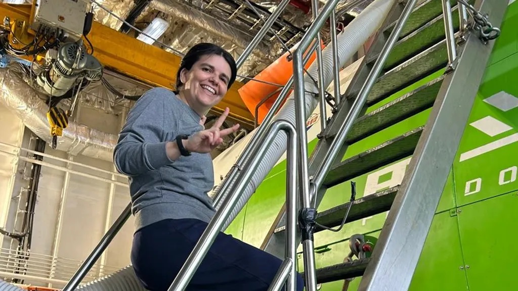 Geóloga de Sernageomin es la primera mujer del estado en alcanzar los 7.770 metros de profundidad en la Fosa de Atacama