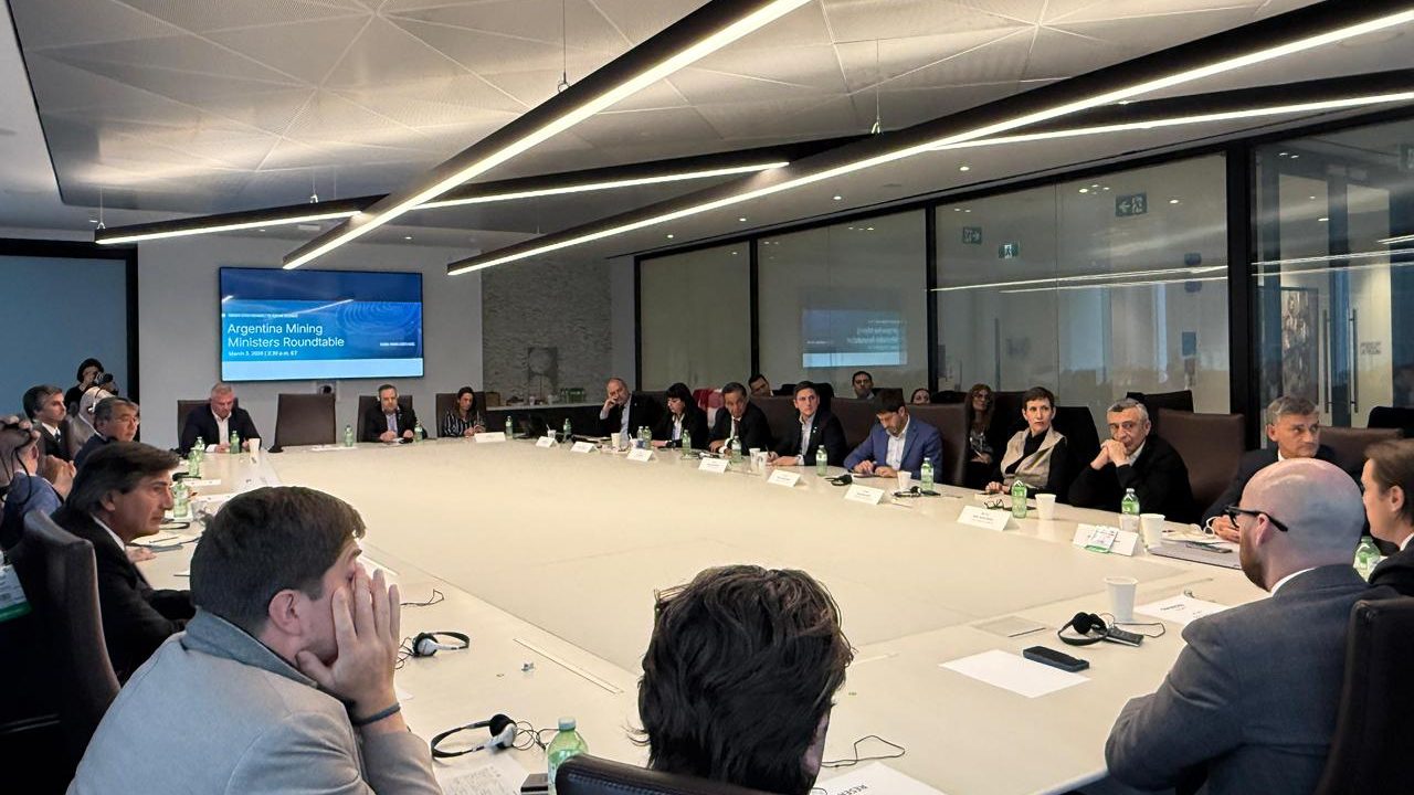 Latorre en la mesa de ministros: “La minería será un vector de crecimiento para la economía, pero necesitamos conectar el capital y el financiamiento con los proyectos»