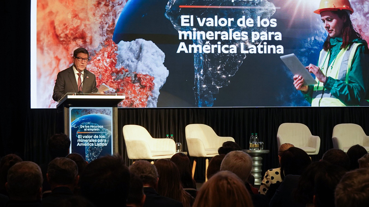 Biministro Mas destaca valor de las alianzas público-privadas para transformar la riqueza mineral en desarrollo económico